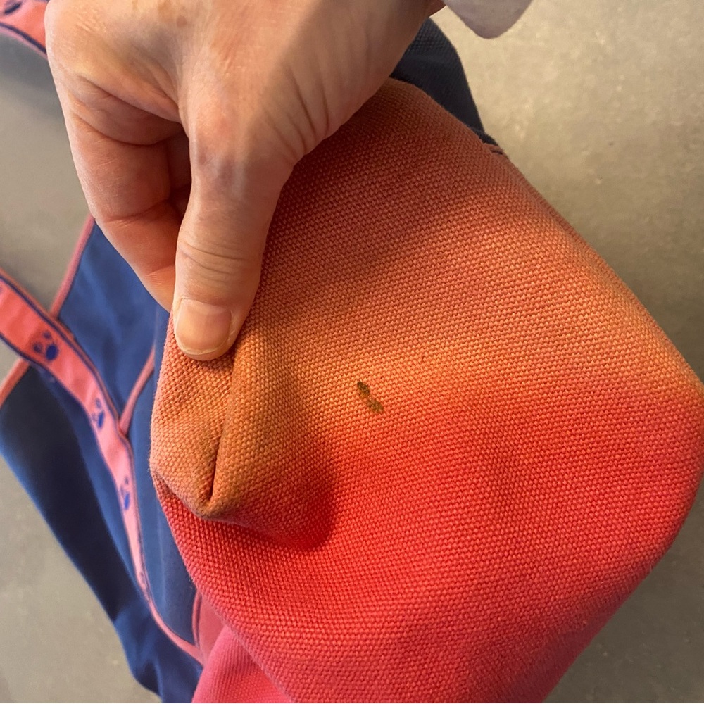 Liz Clairborne Navy and Pinkish/Red Tote Bag with crab design - Picture 7 of 7